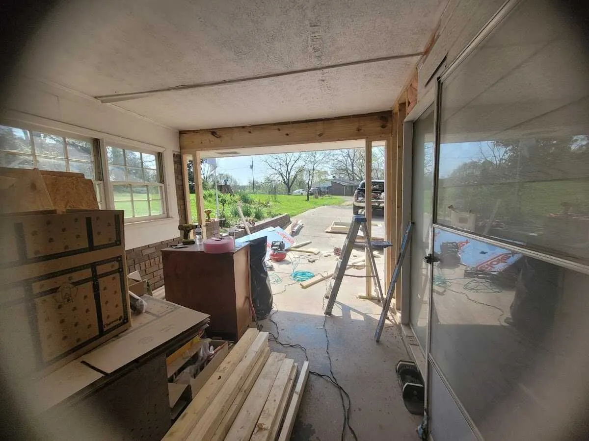 Air movers and dehumidifier for Water Mitigation Services in Shelbyville